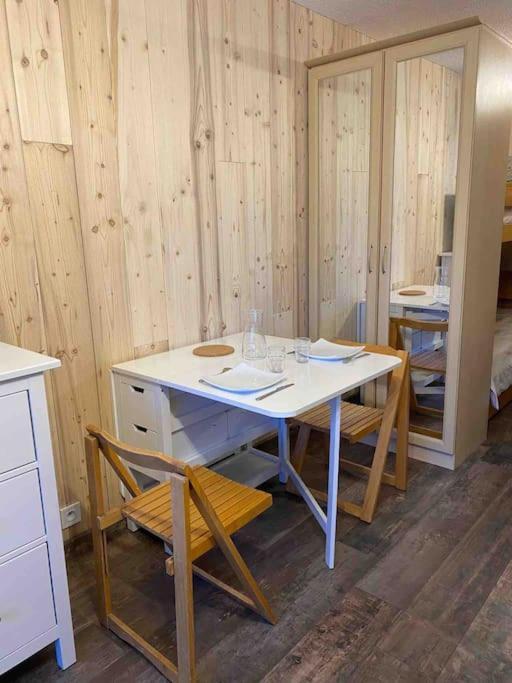 Studio Refait A Neuf Avec Balcon - Famille - Parking Couvert Chamrousse Buitenkant foto